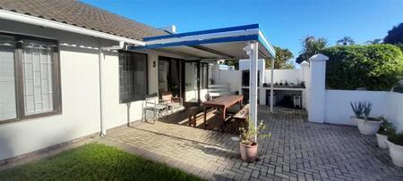 2 Bedroom Townhouse in Paradise Beach