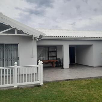 3 Bedroom House in Cape St Francis