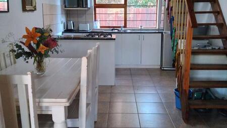 2 Bedroom Flat in Gamtoos Mouth