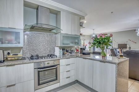 2 Bedroom Apartment in Houghton Estate