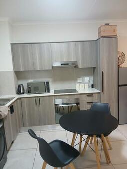 1 Bedroom Apartment in North Riding Ah