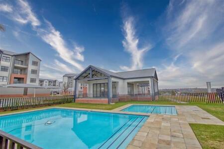 2 Bedroom Apartment in North Riding Ah