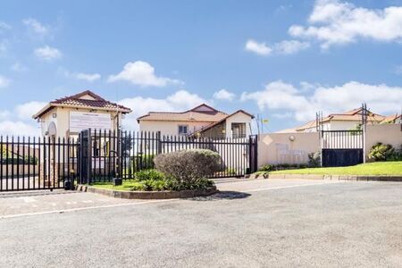 2 Bedroom Apartment in North Riding Ah