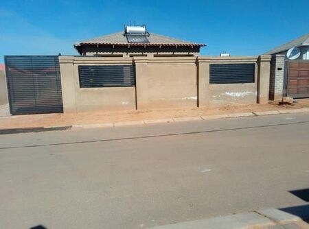 2 Bedroom House in Lehae