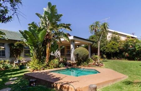 2 Bedroom House in Northwold Gardens