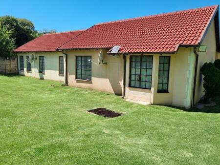 2 Bedroom Townhouse in Meredale