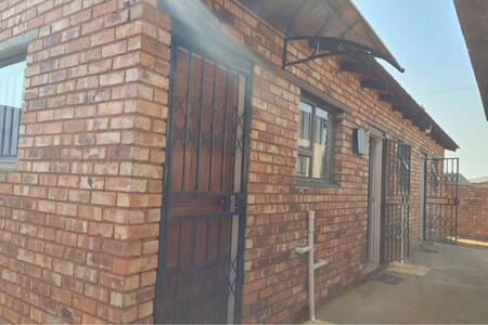 1 Bedroom House in Palime