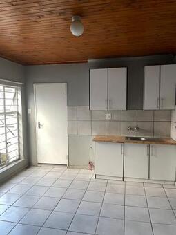 2 Bedroom House in La Rochelle
