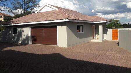 3 Bedroom Townhouse in Three Rivers