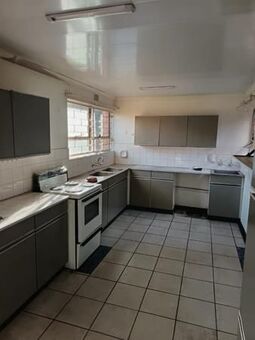 2 Bedroom Townhouse in Vanderbijlpark Ce