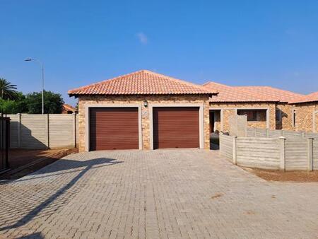 3 Bedroom Townhouse in Riversdale
