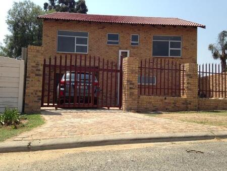 2 Bedroom House in Bonaero Park