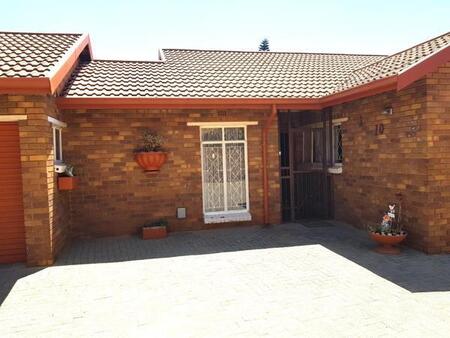 3 Bedroom Townhouse in Birchleigh North