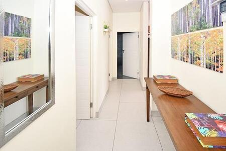 2 Bedroom Apartment in Dania park