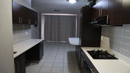 3 Bedroom Apartment in Greenstone Gate