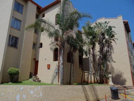 2 Bedroom Apartment in Helderkruin