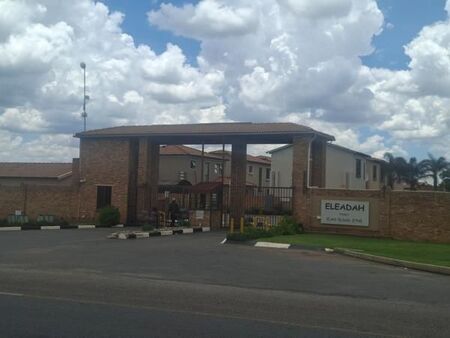 3 Bedroom Simplex in Krugersdorp Central