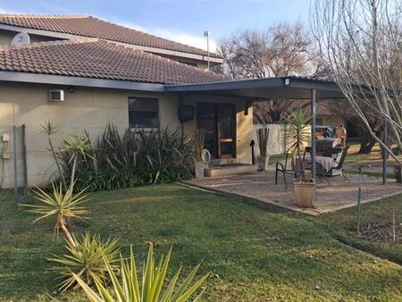 1 Bedroom Flat in Shere