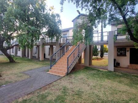 2 Bedroom Apartment in Mooikloof Ridge