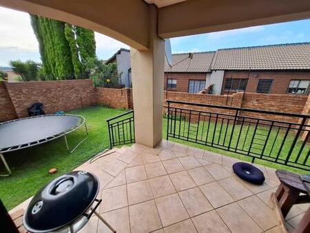 3 Bedroom Townhouse in Mooikloof Ridge