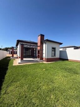 2 Bedroom Cluster in Rietvalleirand