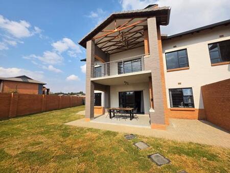 2 Bedroom Apartment in Rietvalleirand