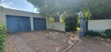3 Bedroom House in Waterkloof Glen