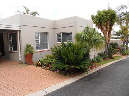 3 Bedroom House in Rietvalleirand