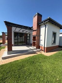 2 Bedroom Cluster in Rietvalleirand