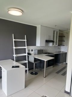 Bachelor apartment in Hillcrest