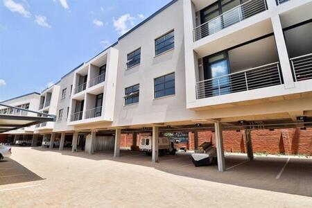 2 Bedroom Apartment in Menlo Park