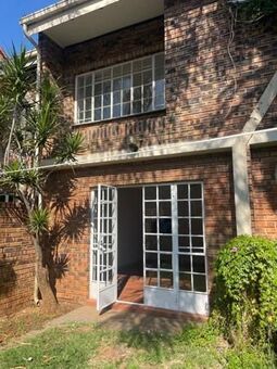2 Bedroom Flat in Waterkloof Ridge
