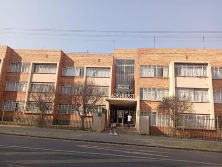 1.5 Bedroom Apartment in Sunnyside