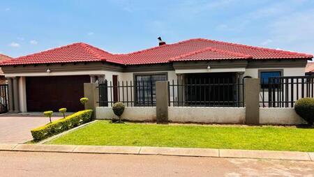 3 Bedroom House in Karenpark