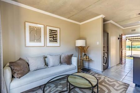 2 Bedroom Apartment in Sinoville