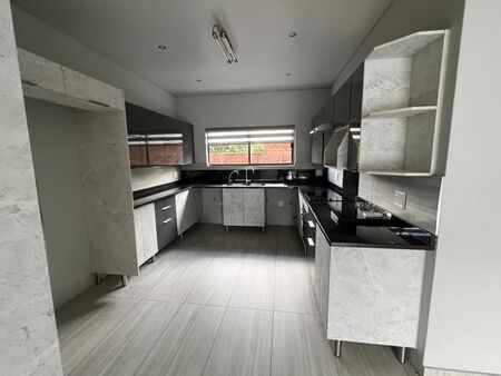 3 Bedroom Apartment in Sandown