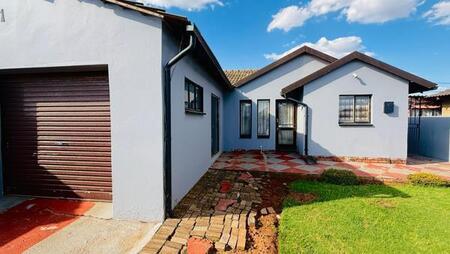 3 Bedroom House in Protea Glen