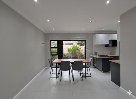 2 Bedroom House in Beverley Gardens