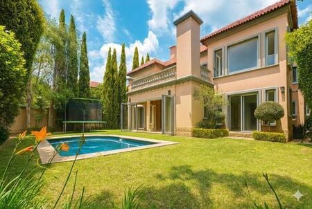 5 Bedroom House in Hyde Park