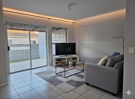 2 Bedroom House in Vredekloof East