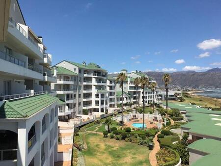 4 Bedroom Apartment in Greenways Golf Estate