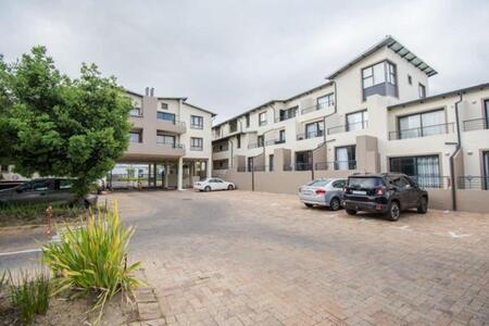 1 Bedroom Apartment in The Links