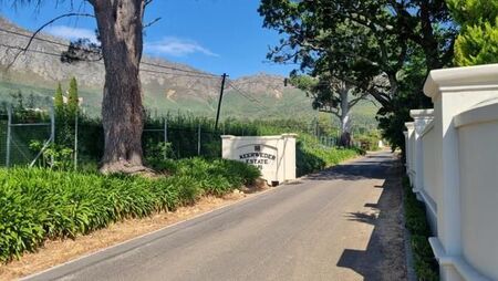 2 Bedroom Flat in Franschhoek