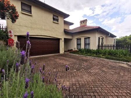 4 Bedroom House in Heldervue