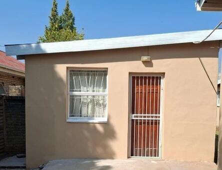 Studio apartment in Kuruman