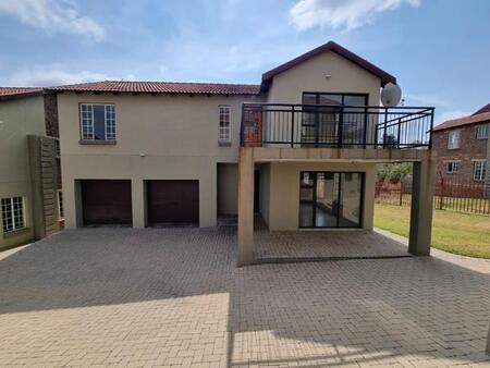 4 Bedroom Townhouse in Lydenburg