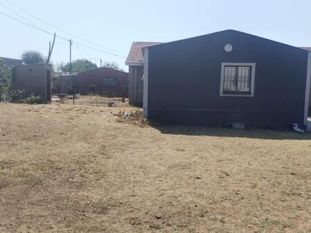 2 Bedroom House in Osizweni