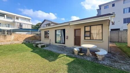 2 Bedroom Apartment in Uvongo