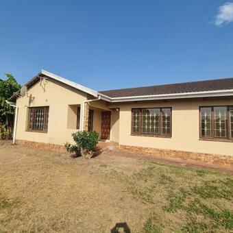 4 Bedroom House in Wild En Weide