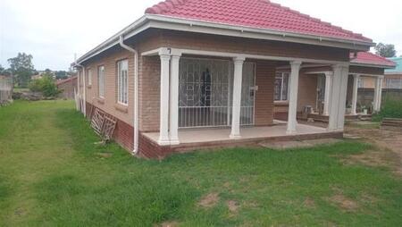 3 Bedroom House in Lennoxton